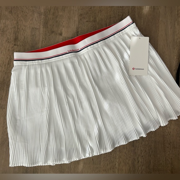 Lululemon Logo Waist Micro pleat Tennis Skirt size XL - Picture 1 of 4